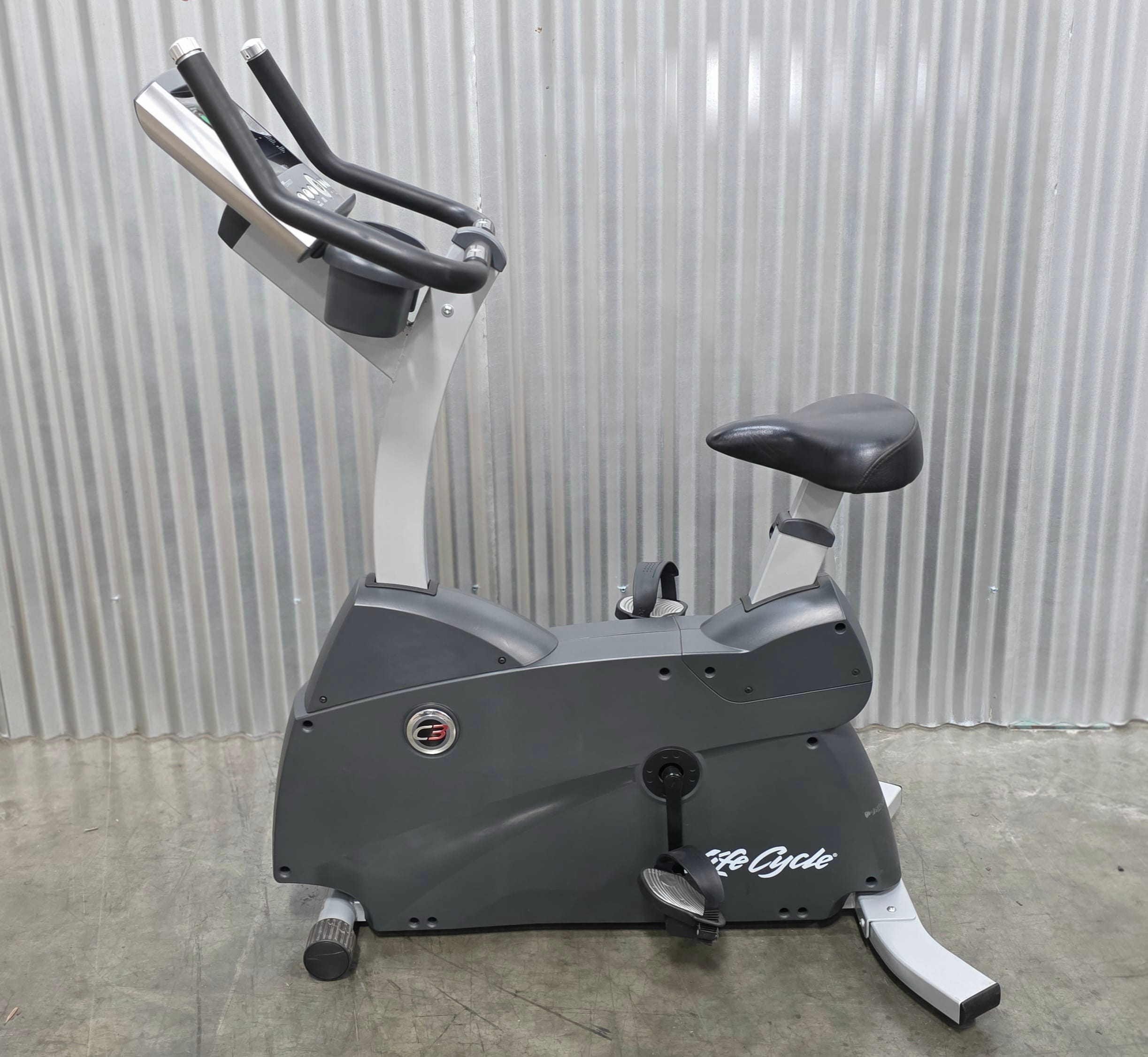 Life Fitness C3 Upright Bike - USED