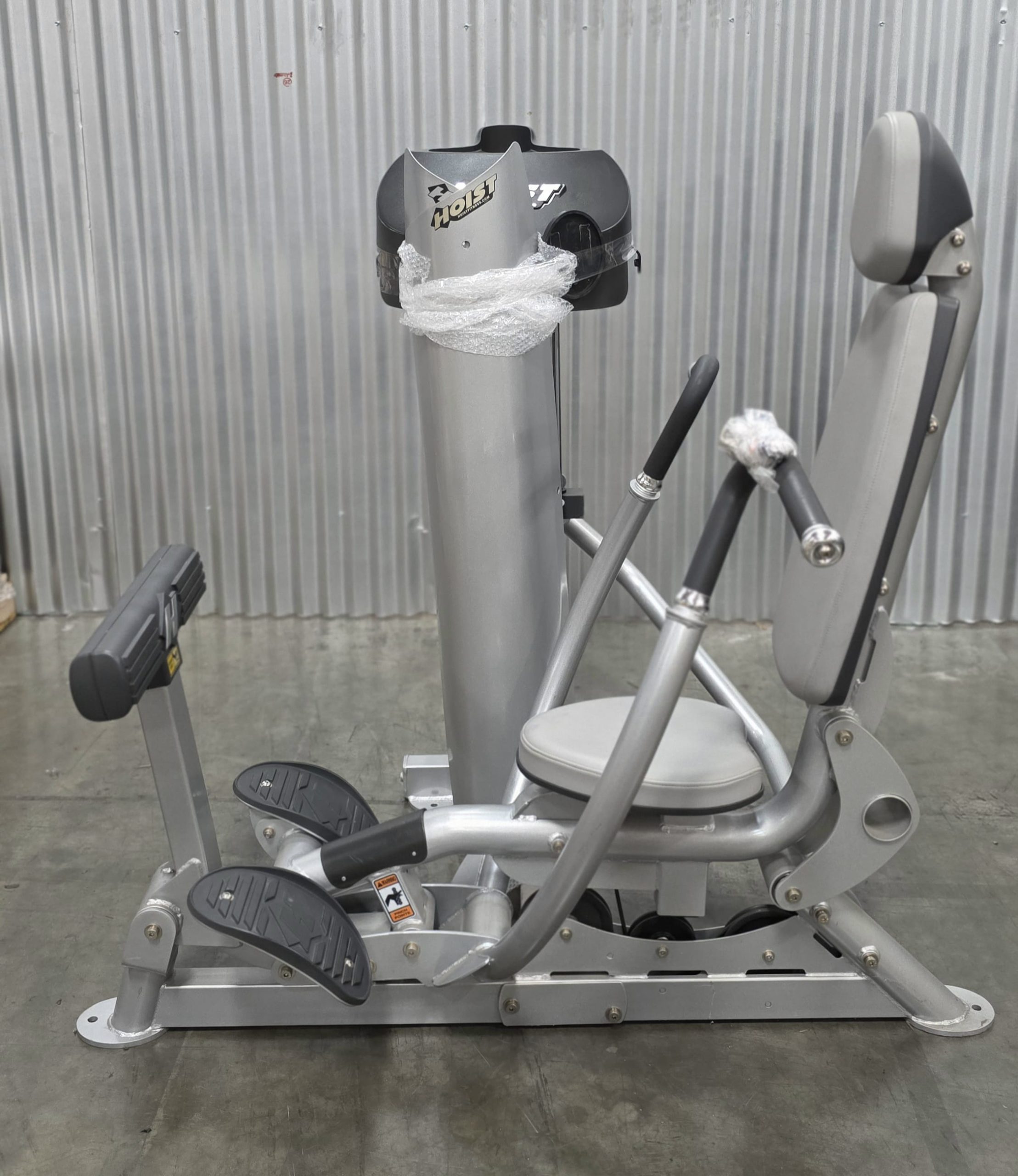 HOIST® RS-1301 Commercial Chest Press - USED