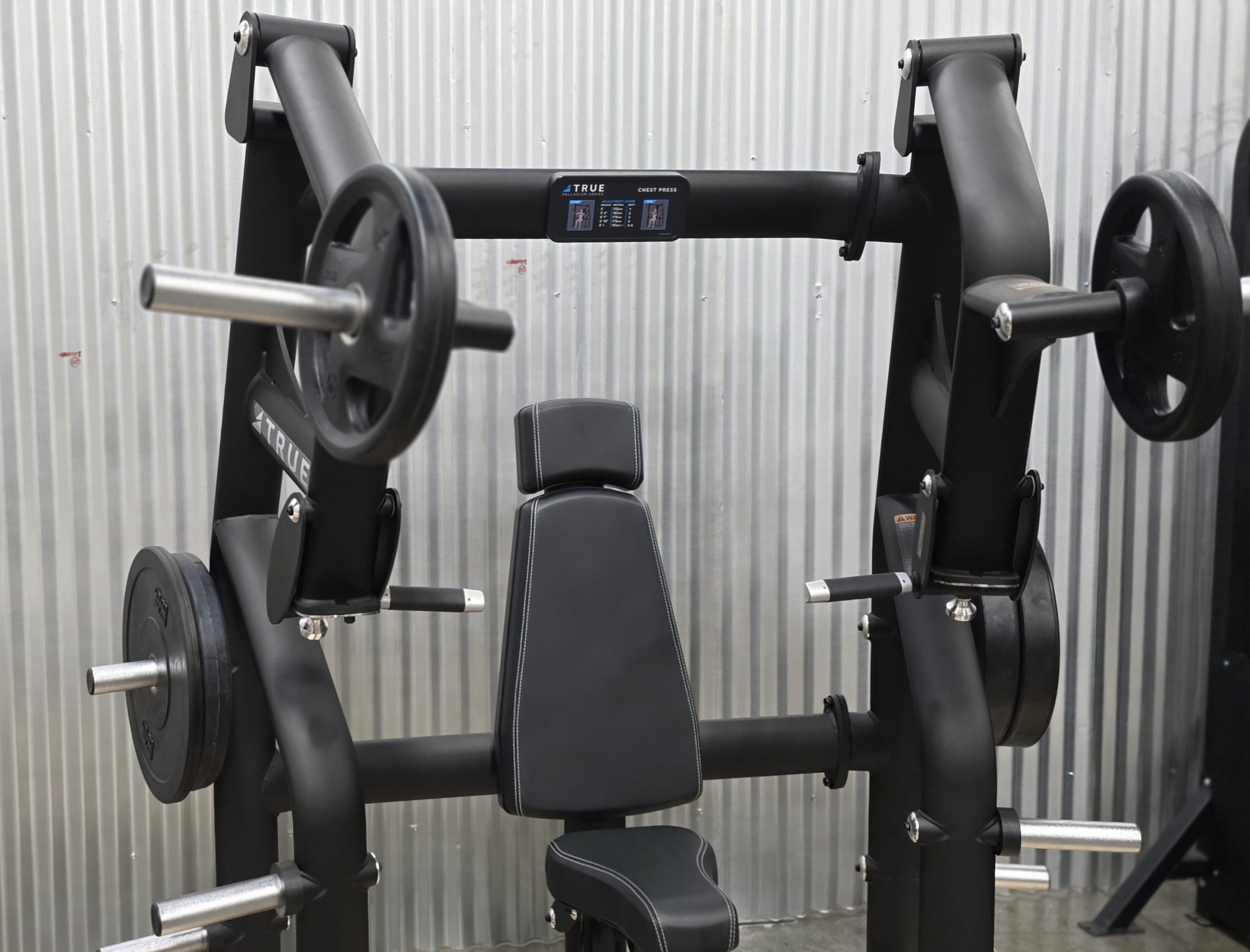 TRUE Fitness Palladium PLS-0100 (Plate-Loaded) - Slightly USED