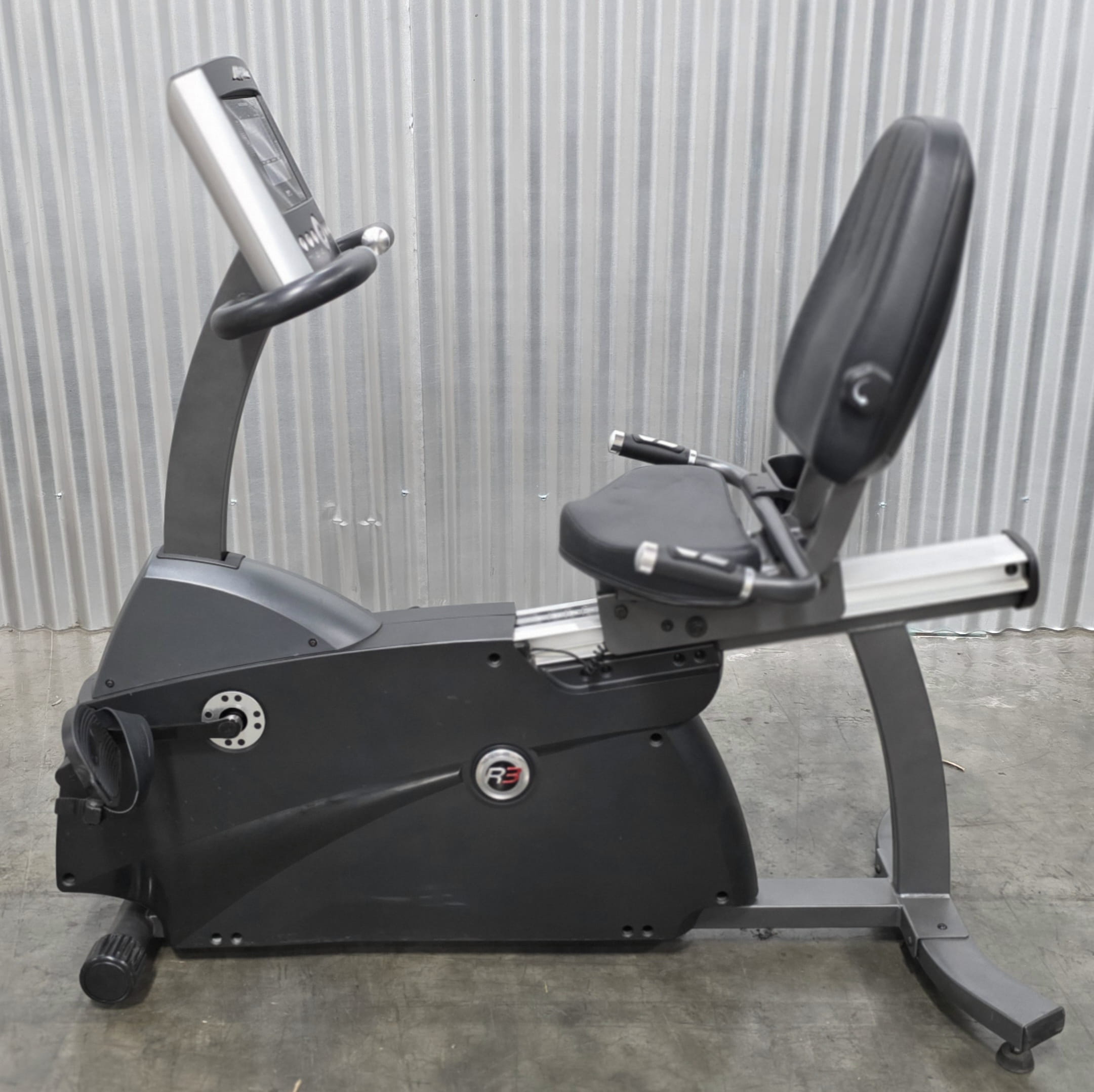 Life Fitness R3 Recumbent Bike - USED